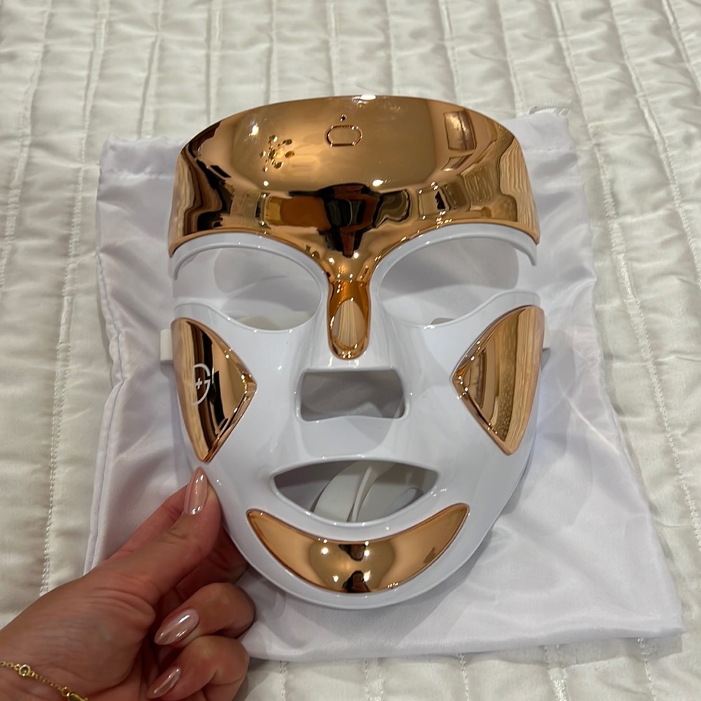 Dr. Dennis Gross Blue light Mask